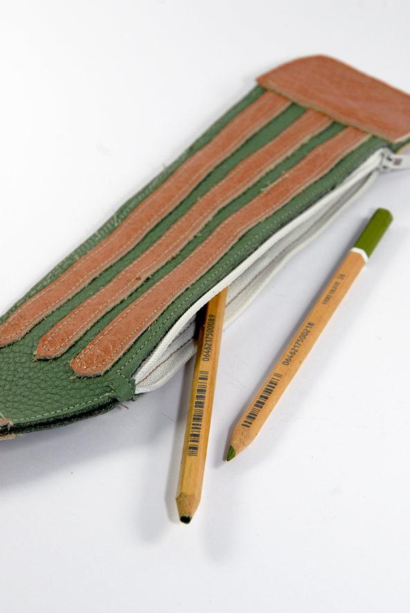 DIY little leather pensil pouch trousse crayon 3