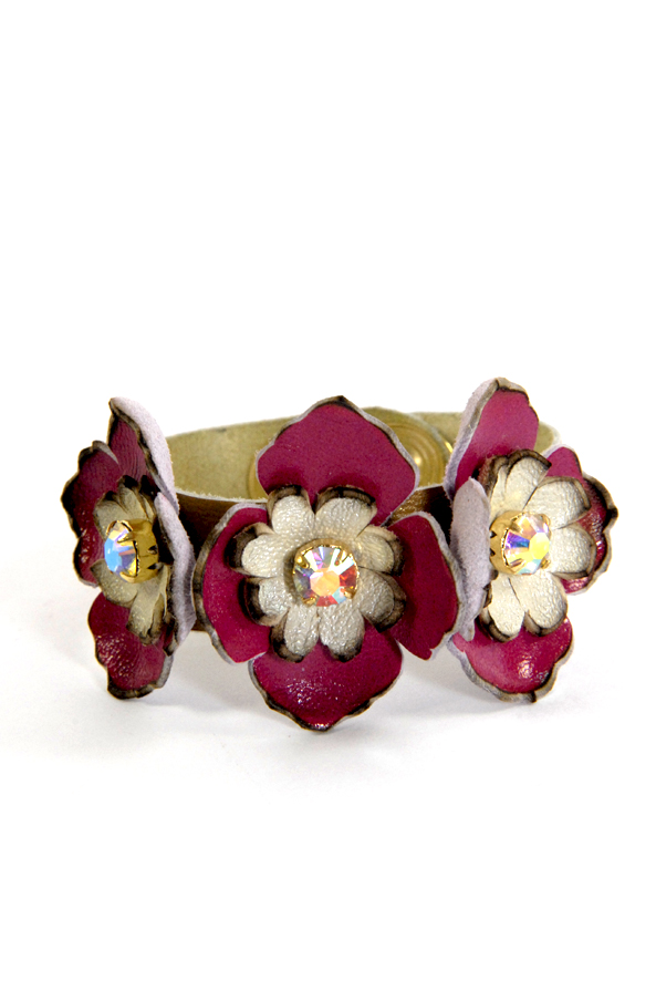 DIY bracelet à fleurs en cuir 1